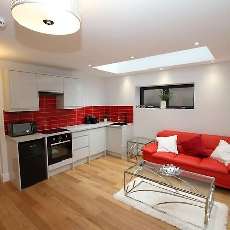 Lovely One Bed Apartment-Near All Transport-Village-Freeparking Λονδίνο Εξωτερικό φωτογραφία